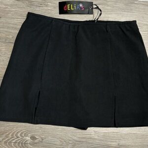 NWT Dolls Kill / dELiA*s Under The Boardwalk Black Mini Skort